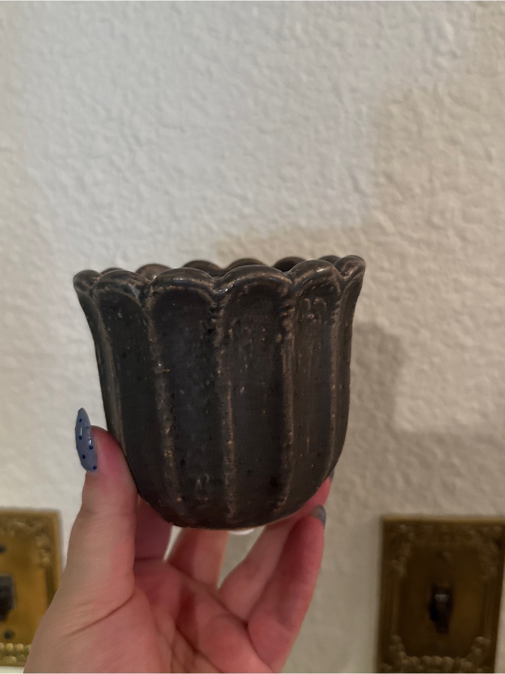 Vintage Style Scalloped Candle Holder